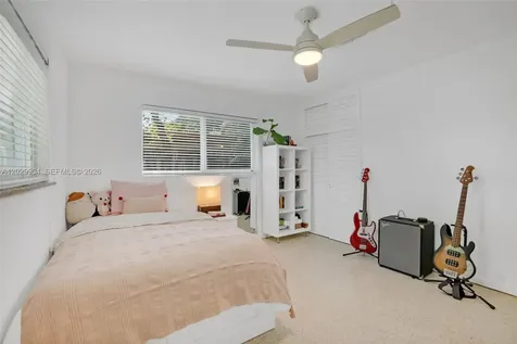 270 NE 123rd Street North Miami FL 33161