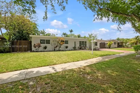 270 NE 123rd Street North Miami FL 33161