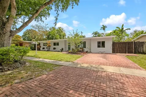 270 NE 123rd Street North Miami FL 33161