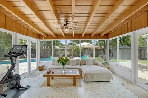 270 NE 123rd Street North Miami FL 33161