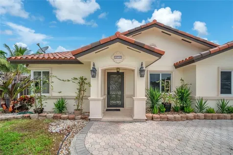 15715 SW 76th Terrace Miami FL 33193