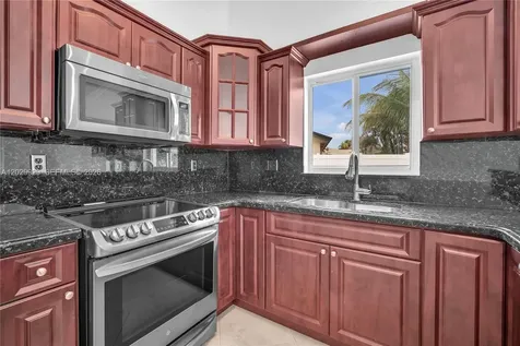 15715 SW 76th Terrace Miami FL 33193
