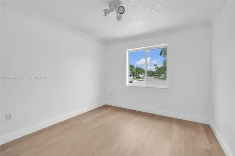 15715 SW 76th Terrace Miami FL 33193