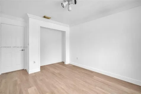 15715 SW 76th Terrace Miami FL 33193