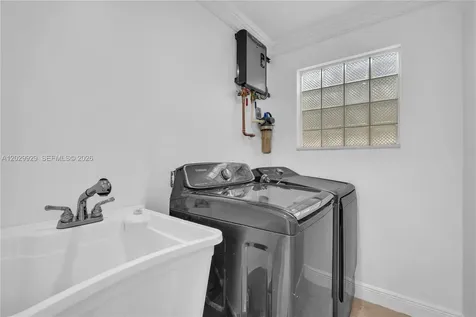 15715 SW 76th Terrace Miami FL 33193