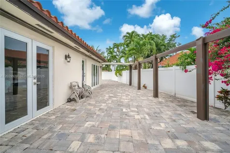 15715 SW 76th Terrace Miami FL 33193