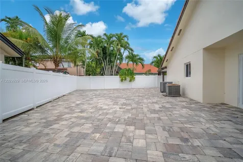 15715 SW 76th Terrace Miami FL 33193