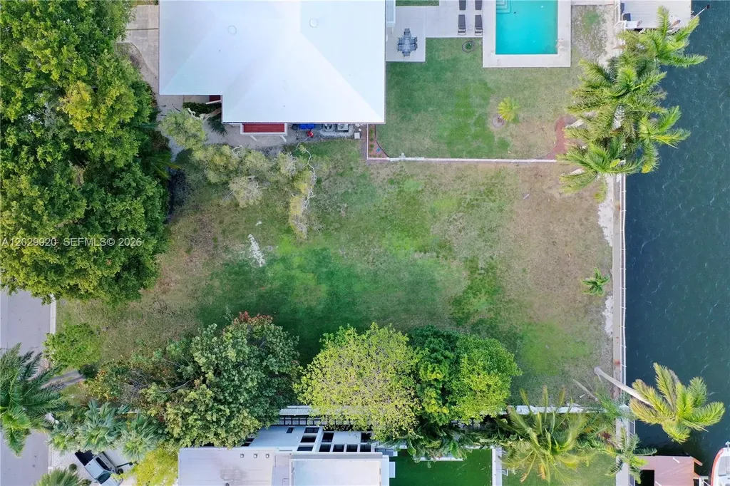 927 N Northlake Drive Hollywood FL 33019
