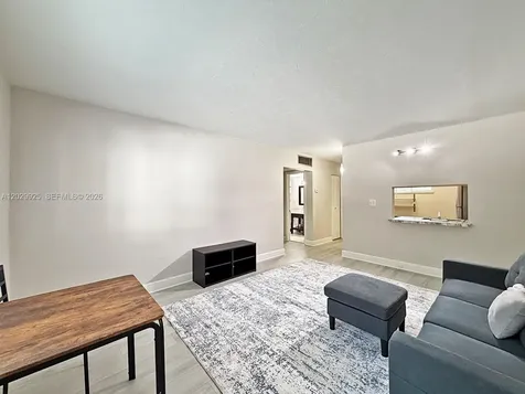 8601 SW 68 Court Pinecrest FL 33143