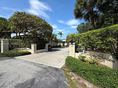8601 SW 68 Court Pinecrest FL 33143