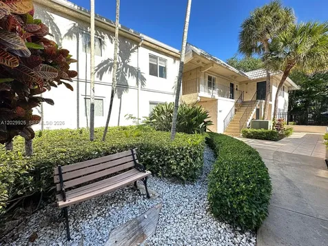 8601 SW 68 Court Pinecrest FL 33143