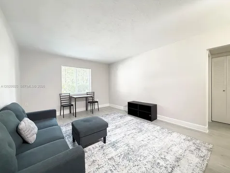 8601 SW 68 Court Pinecrest FL 33143