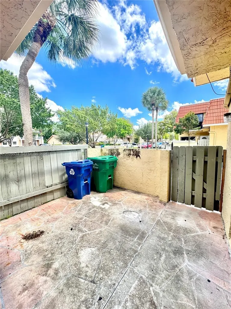 4240 NW 114th Terrace Coral Springs FL 33065
