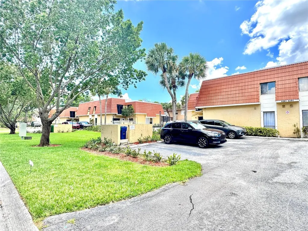 4240 NW 114th Terrace Coral Springs FL 33065