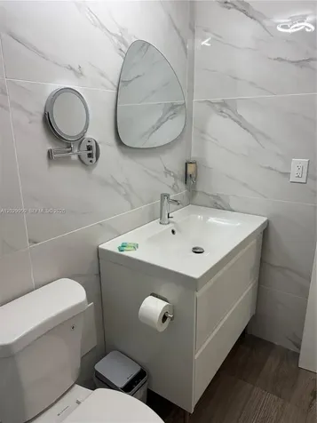 5445 Collins Avenue Miami Beach FL 33140