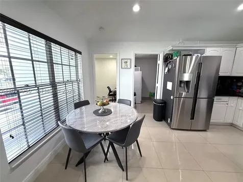 1071 SW 86th Avenue Pembroke Pines FL 33025
