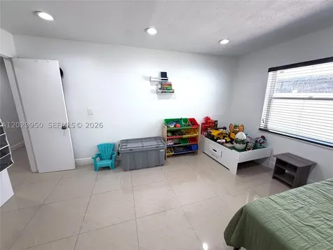 1071 SW 86th Avenue Pembroke Pines FL 33025