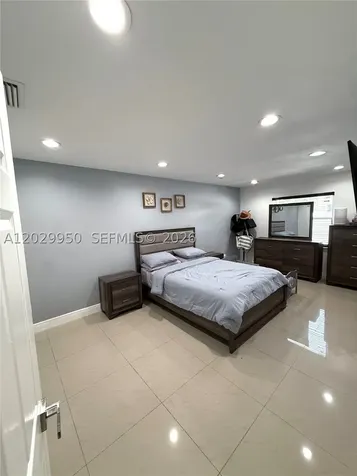 1071 SW 86th Avenue Pembroke Pines FL 33025
