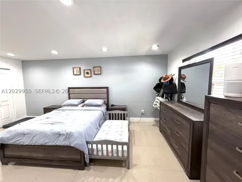 1071 SW 86th Avenue Pembroke Pines FL 33025