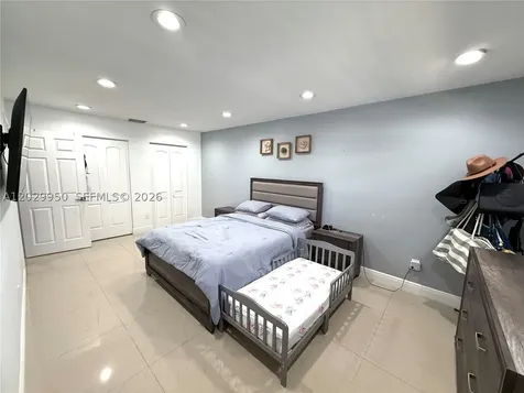 1071 SW 86th Avenue Pembroke Pines FL 33025