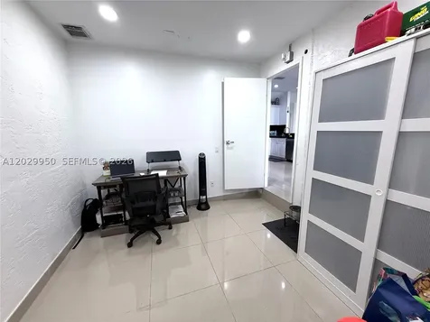 1071 SW 86th Avenue Pembroke Pines FL 33025