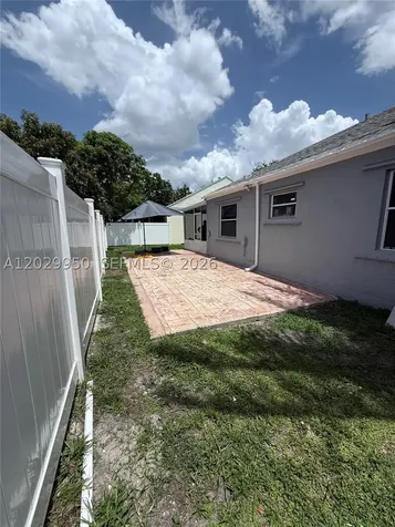 1071 SW 86th Avenue Pembroke Pines FL 33025