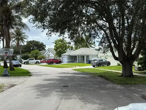 1071 SW 86th Avenue Pembroke Pines FL 33025
