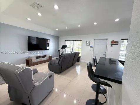 1071 SW 86th Avenue Pembroke Pines FL 33025
