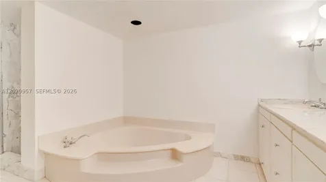 4000 Towerside Terrace Miami FL 33138