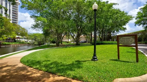 4000 Towerside Terrace Miami FL 33138