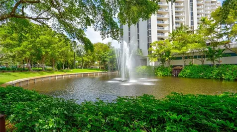 4000 Towerside Terrace Miami FL 33138