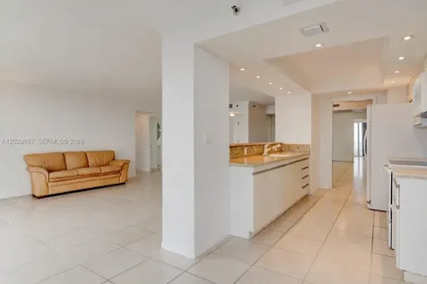 4000 Towerside Terrace Miami FL 33138