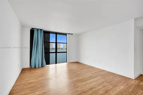 17500 N Bay Road Sunny Isles Beach FL 33160