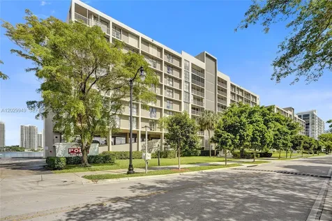 17500 N Bay Road Sunny Isles Beach FL 33160