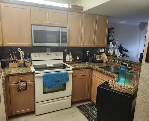 240 W 68th Street Hialeah FL 33014