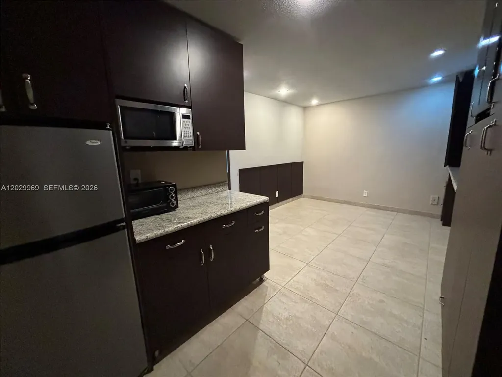 7290 NW 38th Street Hollywood FL 33024
