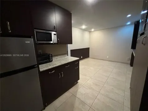7290 NW 38th Street Hollywood FL 33024