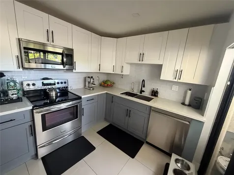 14932 SW 89th Street Miami FL 33196