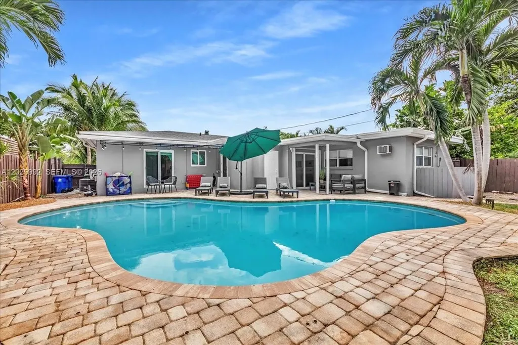 813 NE 17th Street Fort Lauderdale FL 33305