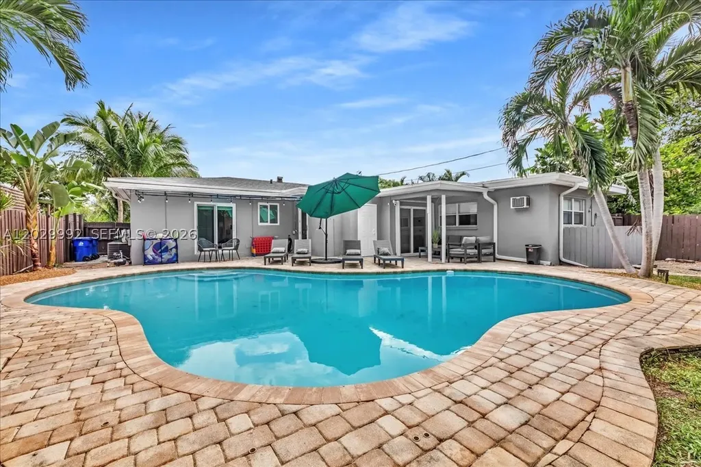 813 NE 17th Street Fort Lauderdale FL 33305