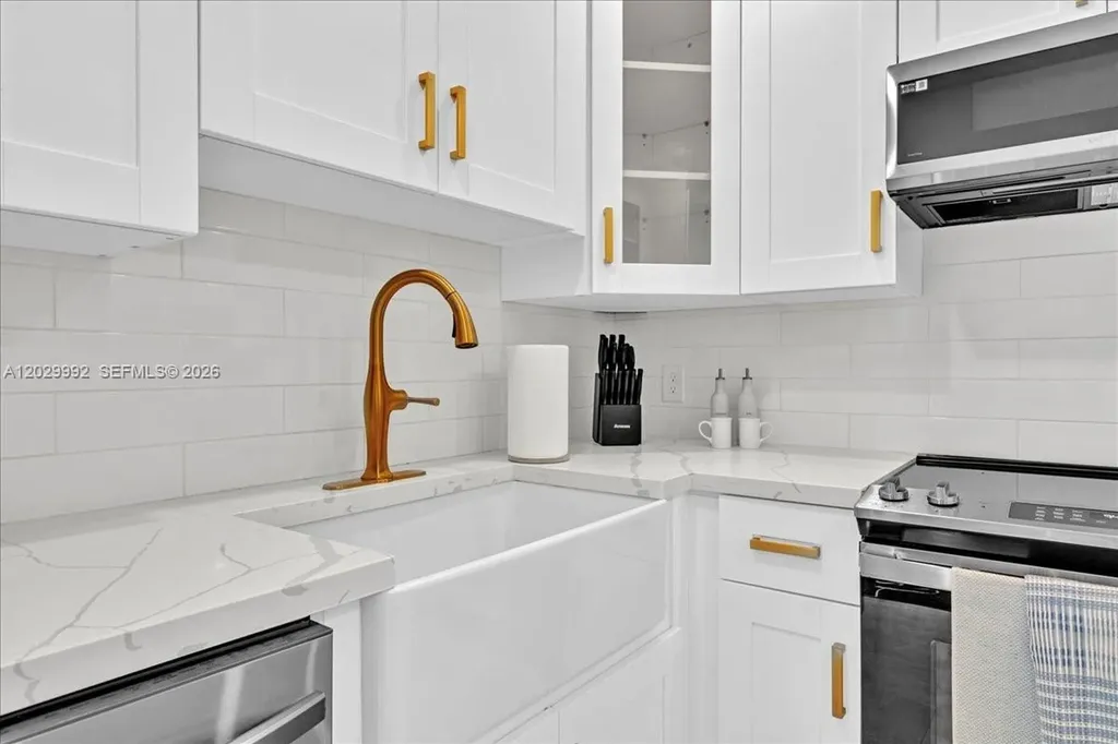 813 NE 17th Street Fort Lauderdale FL 33305