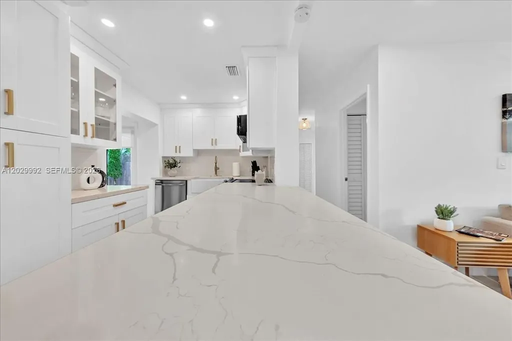 813 NE 17th Street Fort Lauderdale FL 33305