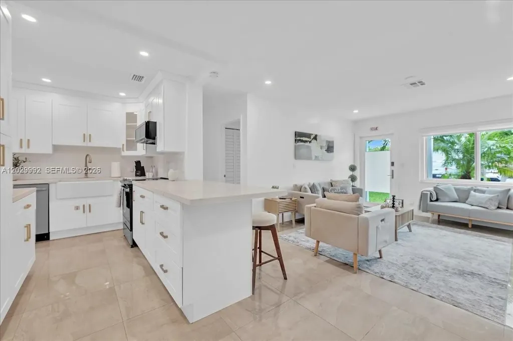 813 NE 17th Street Fort Lauderdale FL 33305