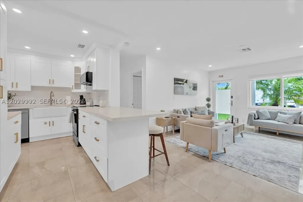 813 NE 17th Street Fort Lauderdale FL 33305