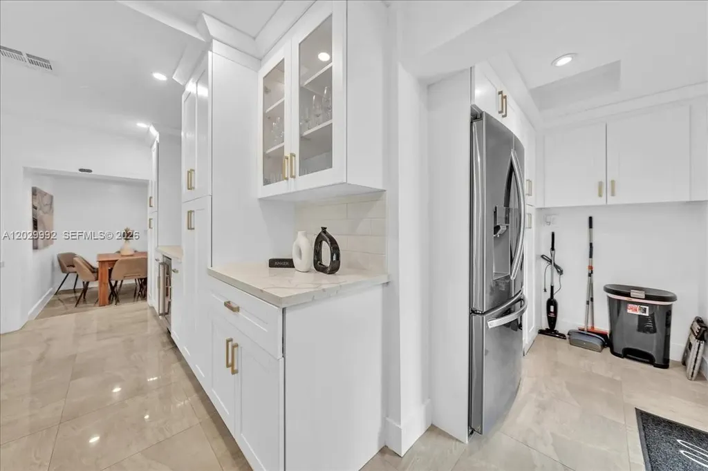 813 NE 17th Street Fort Lauderdale FL 33305