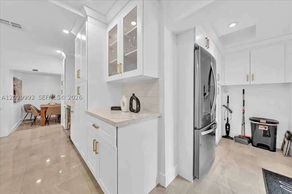 813 NE 17th Street Fort Lauderdale FL 33305