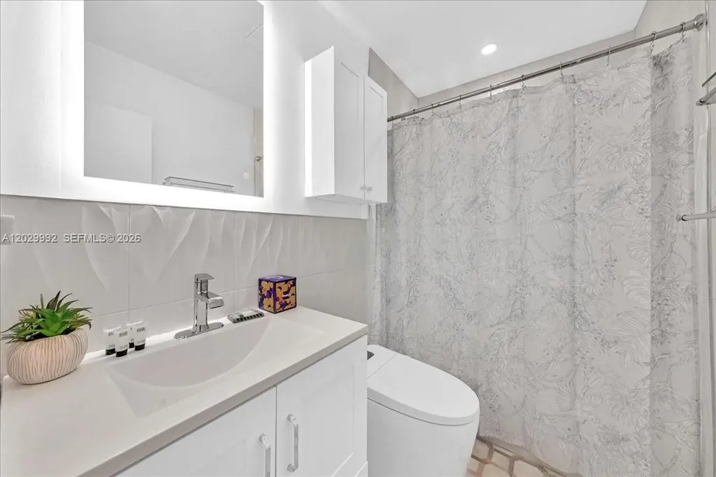 813 NE 17th Street Fort Lauderdale FL 33305