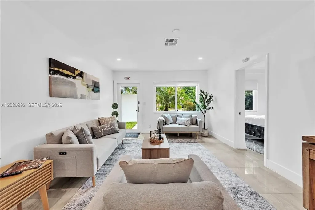 813 NE 17th Street Fort Lauderdale FL 33305