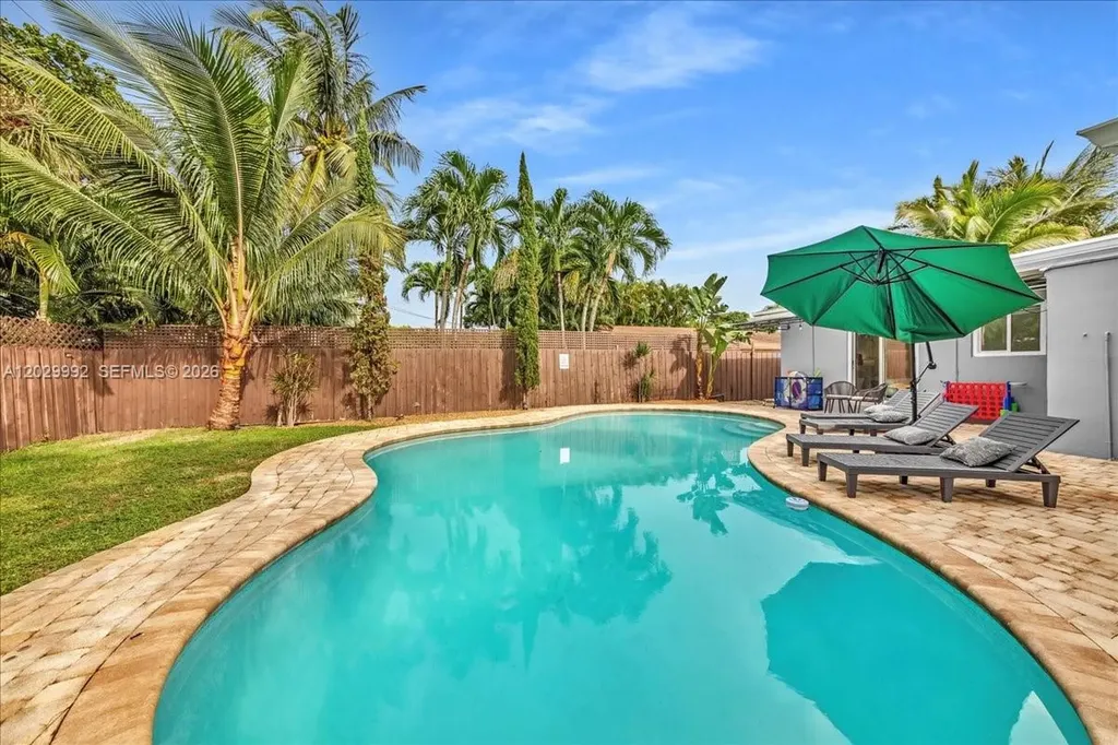 813 NE 17th Street Fort Lauderdale FL 33305