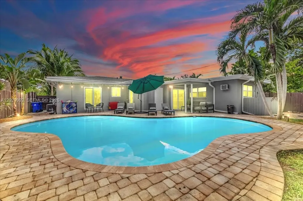 813 NE 17th Street Fort Lauderdale FL 33305